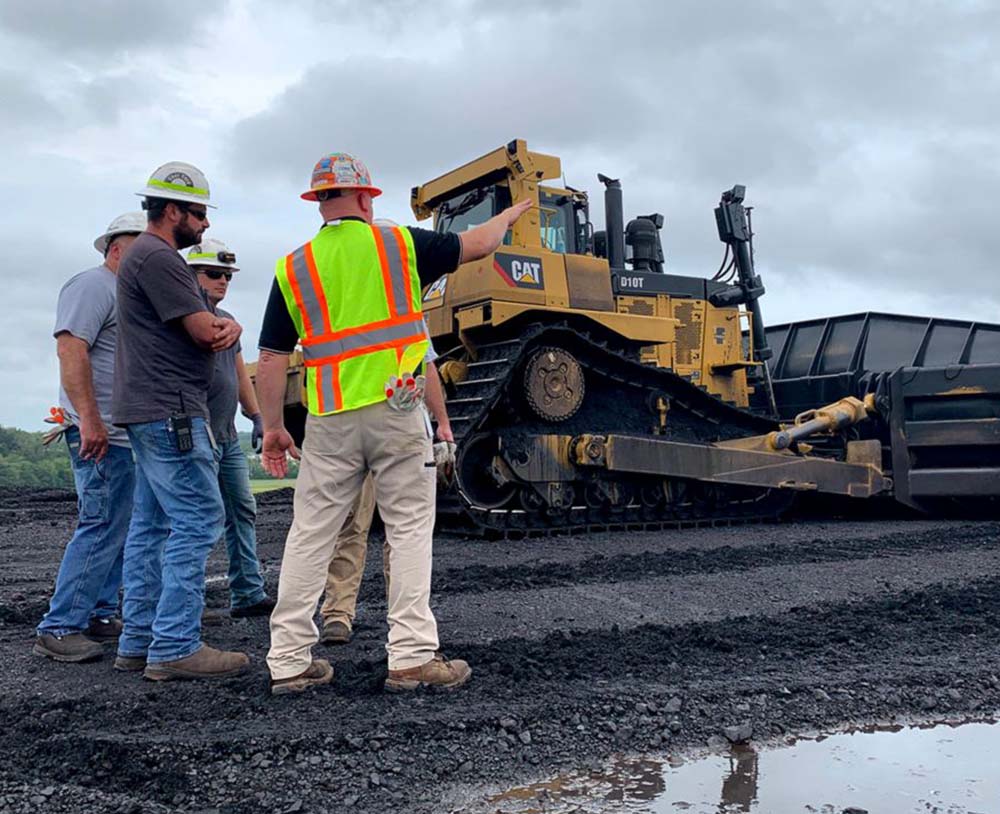 4 Professionals discussing construction.